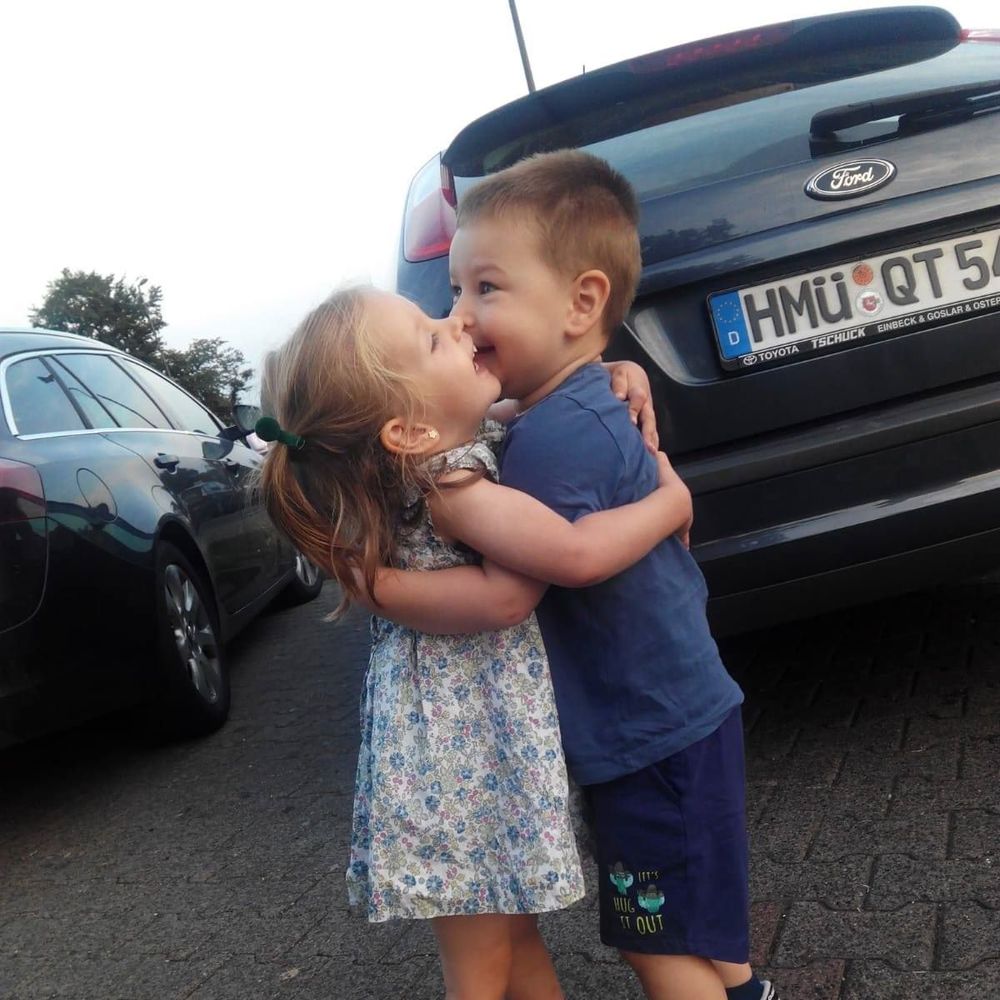 Meet your Posher, Viorica olivia